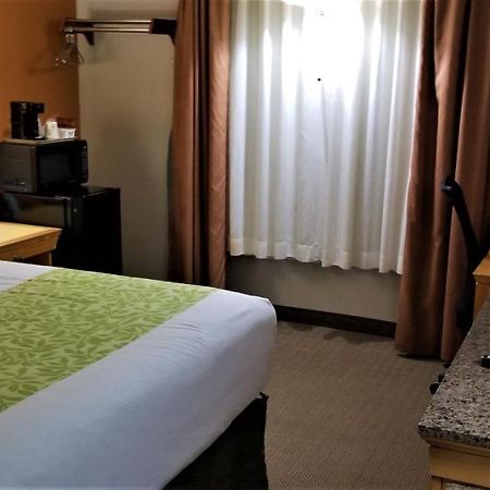 Lyons Inn Екстериор снимка