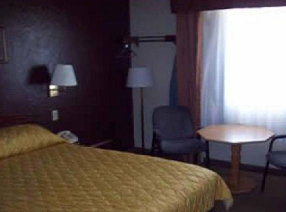 Lyons Inn Екстериор снимка